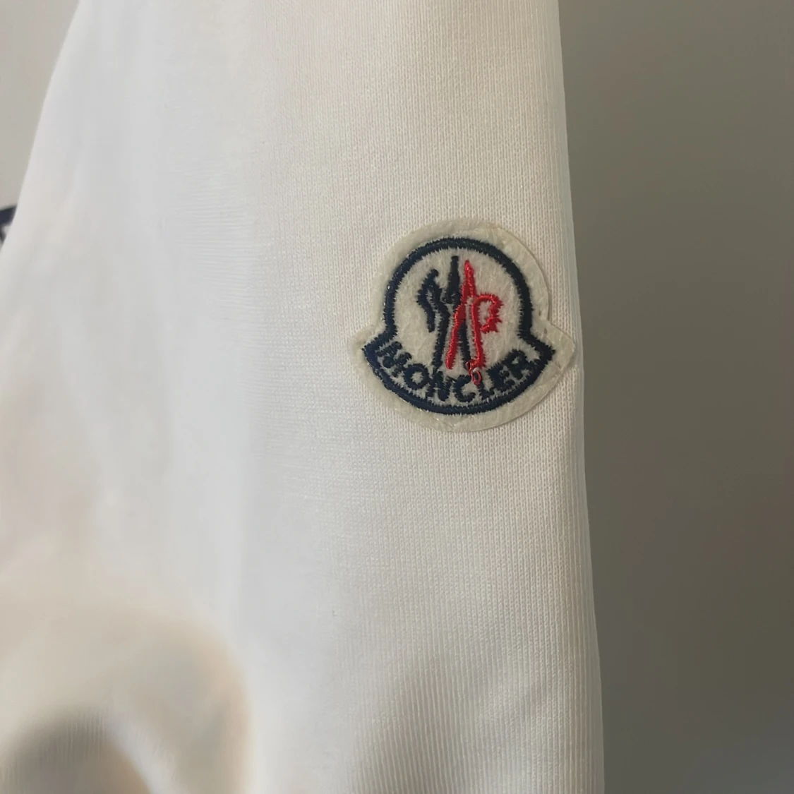 Vit sweatshirt från Moncler med logga - 2