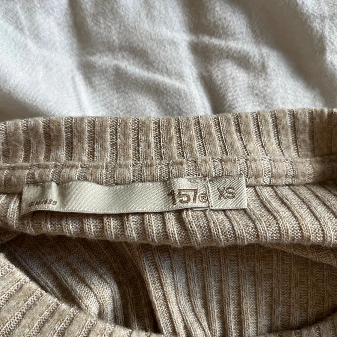 Beige ribbad topp från 157 XS - 2