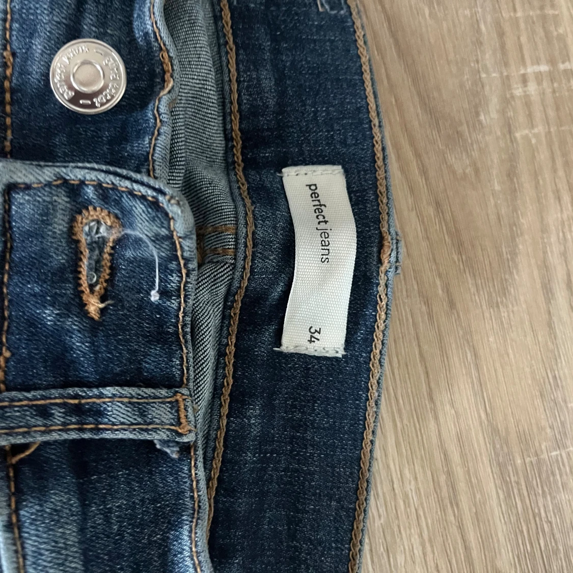 Blå bootcut jeans från Gina Tricot - 2