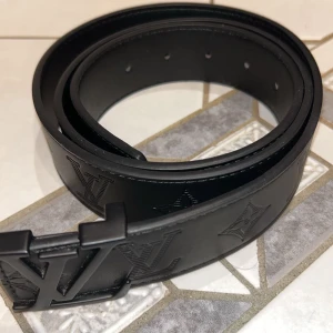 Svart bälte  - Säljer en svart bälte som är nytt skick