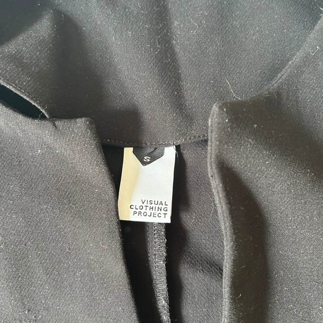 Svart blus från Visual Clothing Project - 2