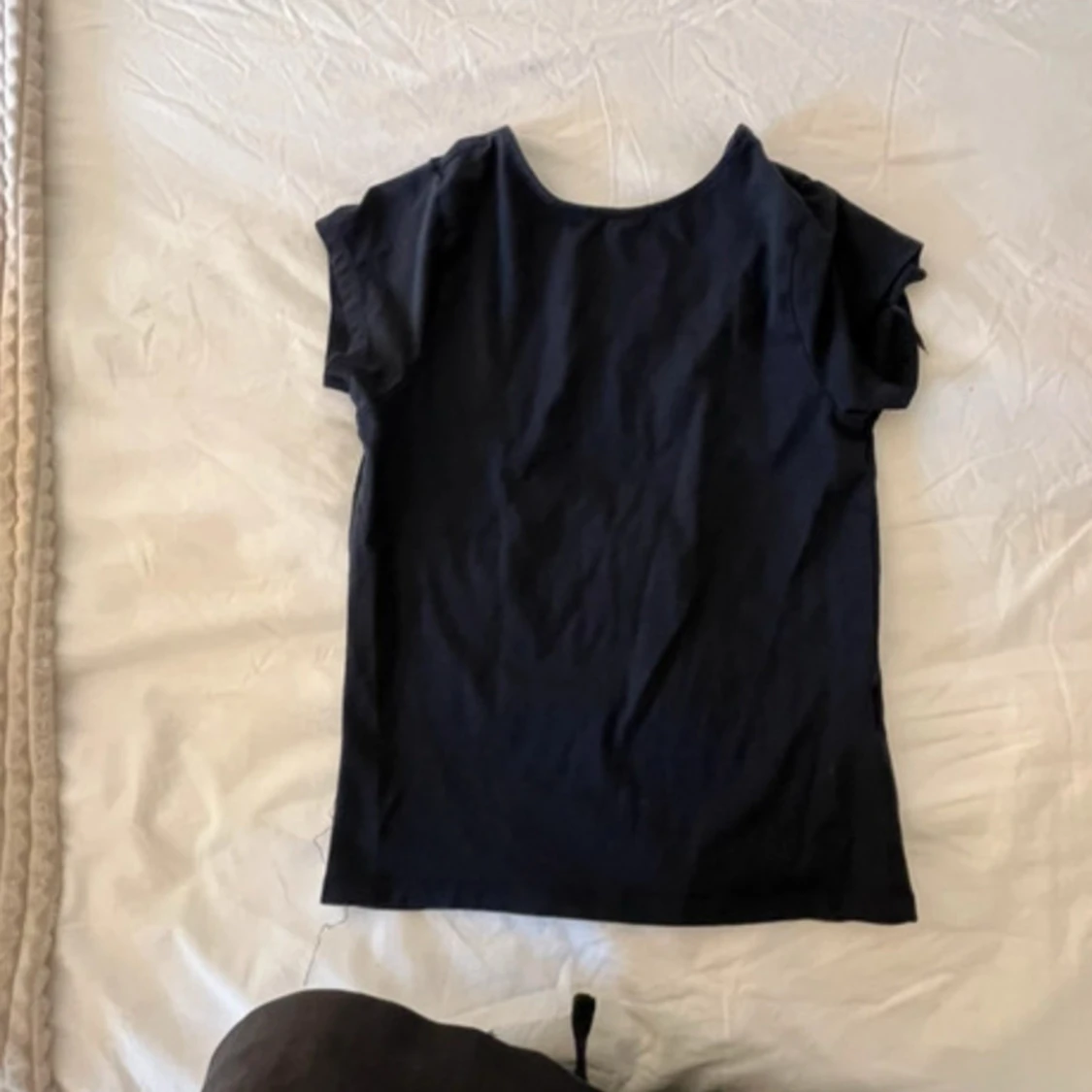 Svart kortärmad topp från Gina Tricot - 2