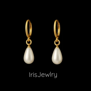 Örhängen pärlor  - GRATIS GÅVA MED VARGE ORDER!! Supertrendig stockholmsstil tjejer, örhängen guld. Vinter ring smycke. Gjord av stål, jag svarar och skickar alltid snabbt!