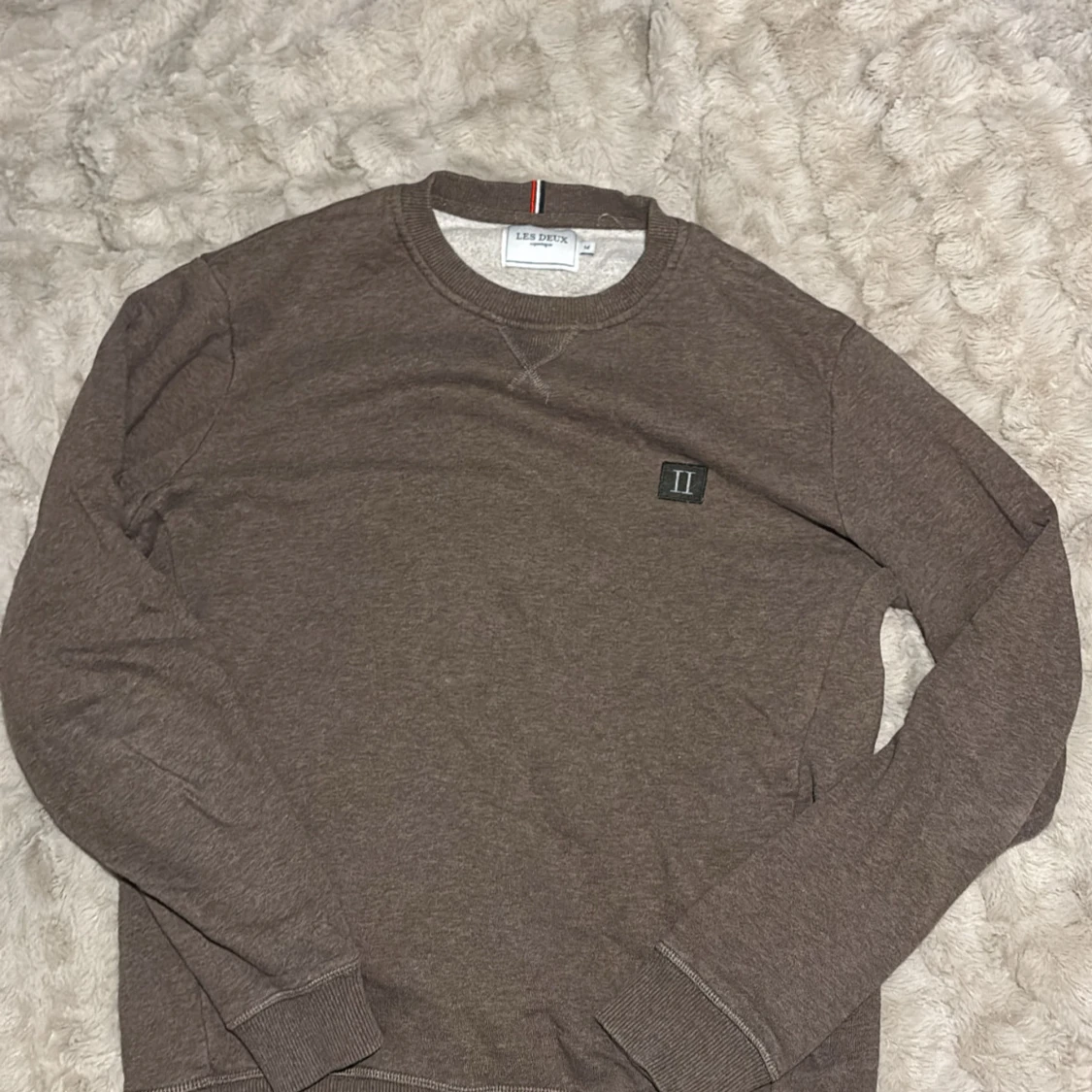 Brun sweatshirt från Les Deux, M