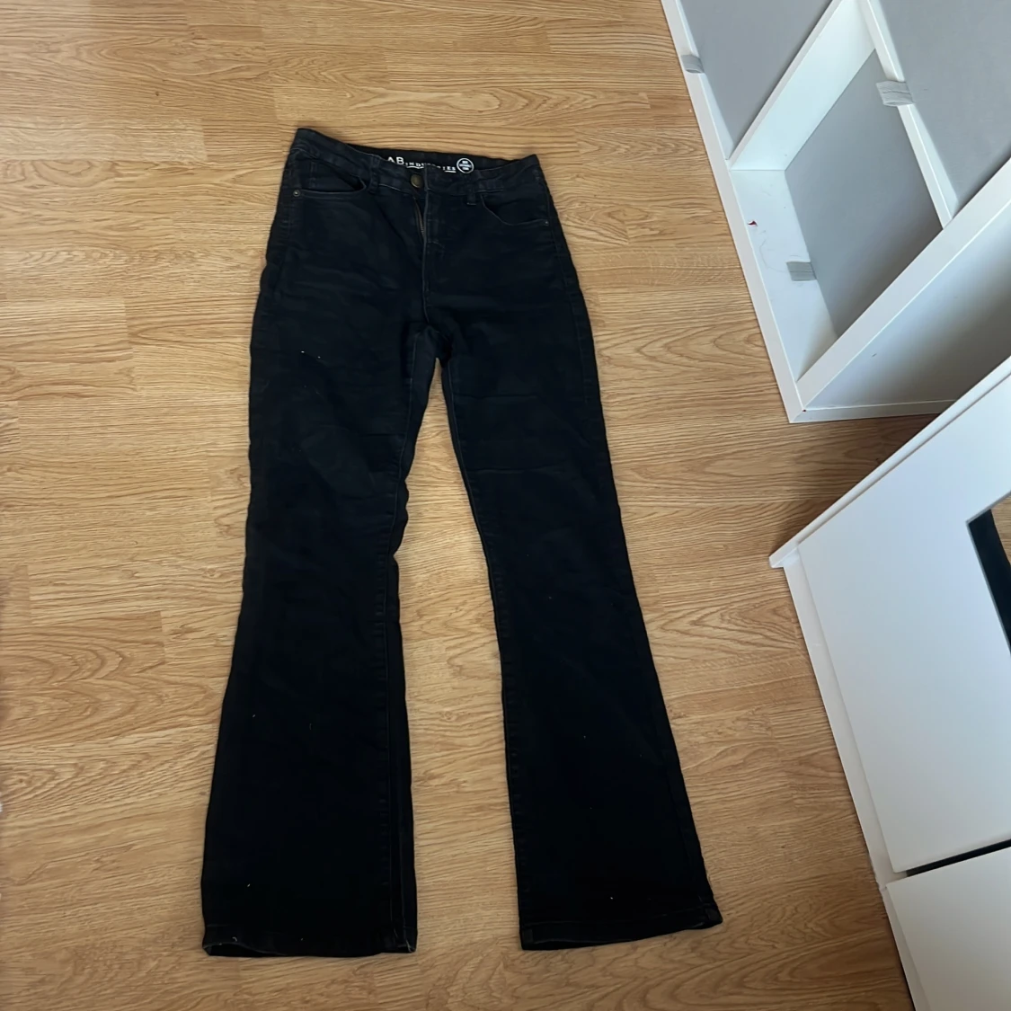 Svarta bootcut jeans från LAB Industries