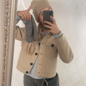 Kappa🫶🏻 - En fin och lite kortare kappa från Vero Moda 🤍