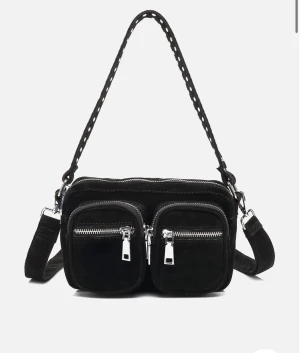 Noella väska - Säljer den här jättefina Noella väskan! Jättebra skick! 