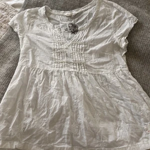 Odd Molly  - Odd Molly topp i nyskick storlek Xs. 150krkr 🥰🤩❤️