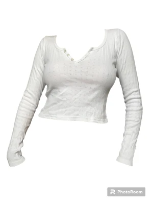 Brandy Melville tröja - Säljer min söta tröja från brandy Melville. Den är köpt på brandy Melville i paris. Bara att skriva om ni har frågor!🌸❤️