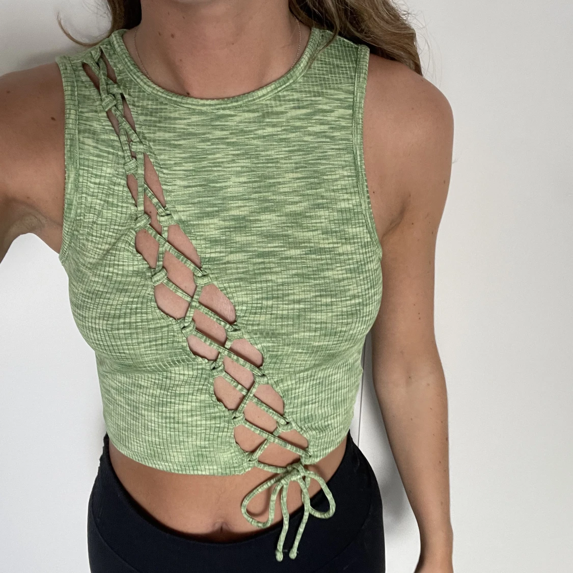 Grön topp med knytning 