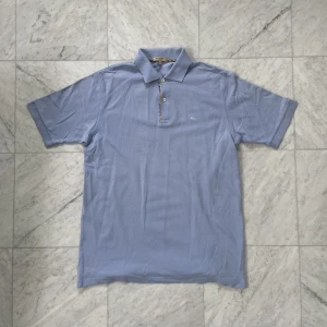 Burberry Piké - Säljer nu denna feta piké ifrån Burberry i en fin färg | Skick: 9/10 inga tecken alls på användning | Nypris: 5000 kr | Hör av er vid minsta fråga eller fundering :)