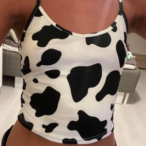 Linne med coolt tryck - Svart vitt linne