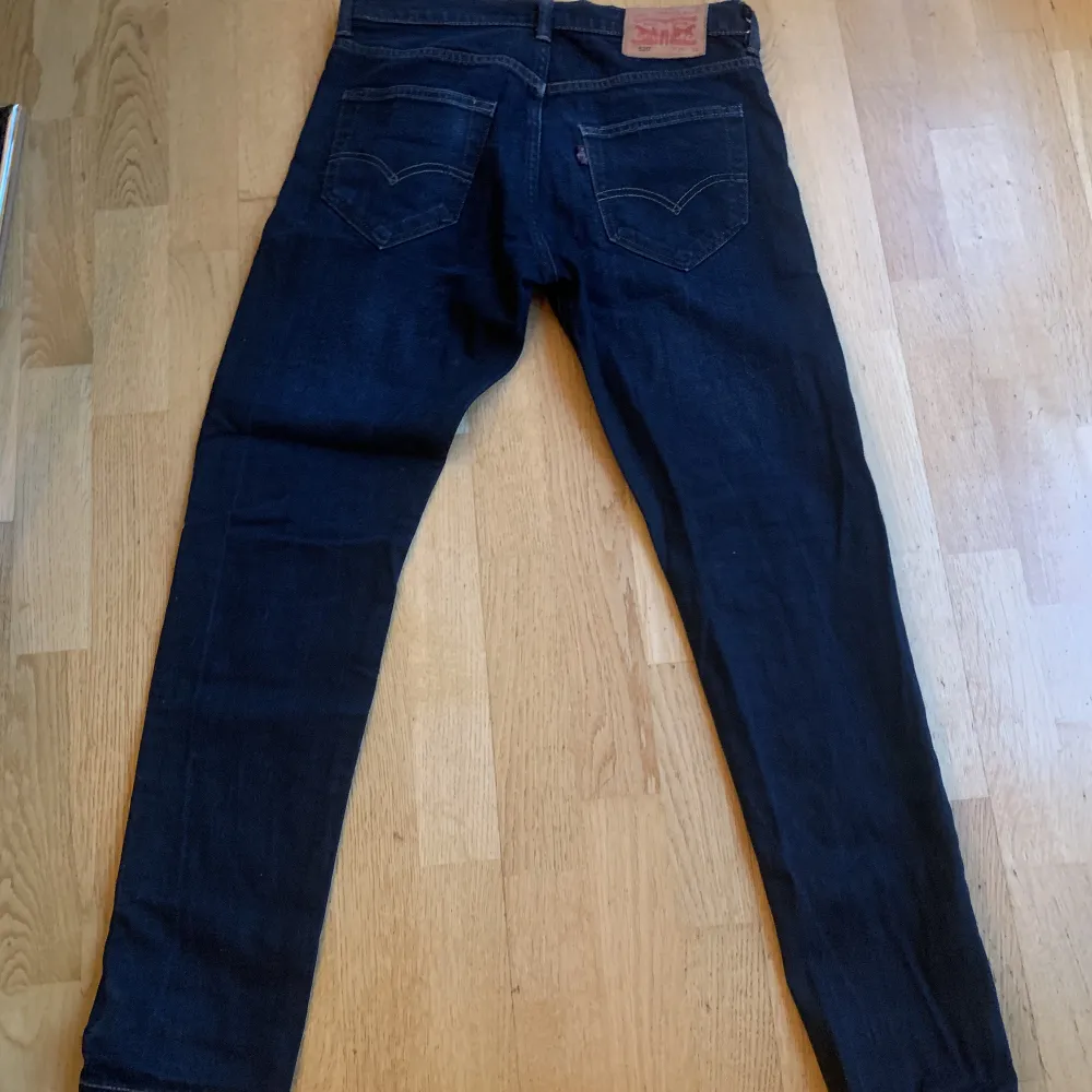 Levi 520 jeans | Storlek W29 L32 | Nypris ca: 600 | vårat pris: 300 |. Jeans & Byxor.