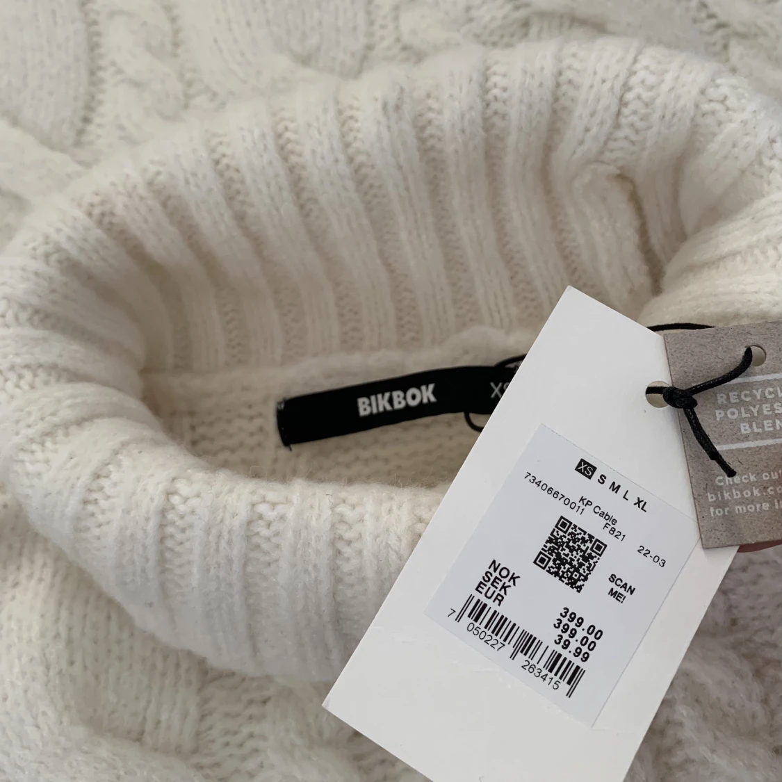 Stickad tröja från bikbok  - 90