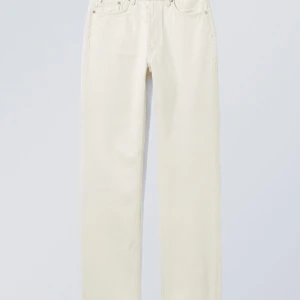 Voyaye Straight Jeans - Weekday - Nyskick - Jag säljer dessa superfina jeans i modellen ”Voyage High Straight Jeans” från Weekday. Har enbart använt vid ett tillfälle så de är som nya. Storlek W24 L30. Finns fler bilder vid intresse. 