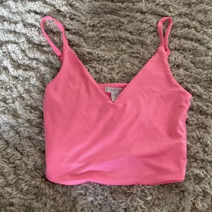 Linne - Ett gulligt linne/ magtröja från new yoker med sååå najs material!! ❌ tryck ej på köp nu❌