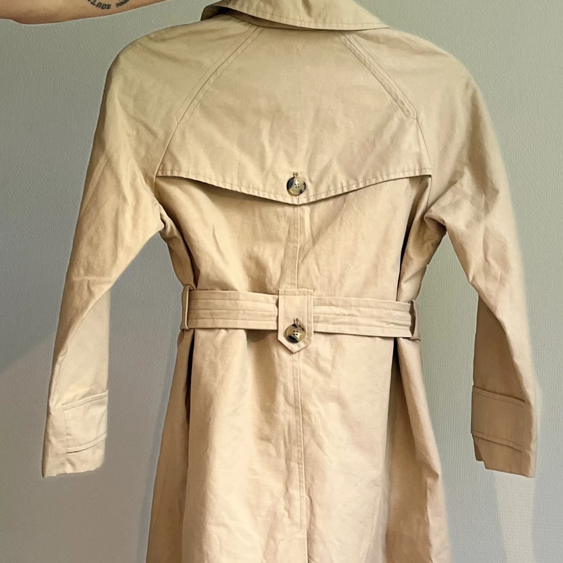 Trenchcoat barn 134 - 90