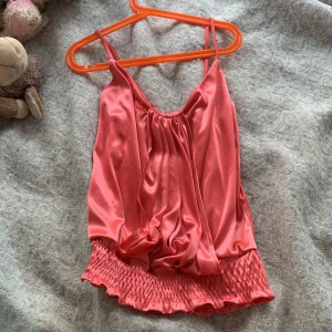 Rosa topp  - Super snygg rosa topp som passar till allt! Köpte på Humana men den har inte kommit till användning 💓