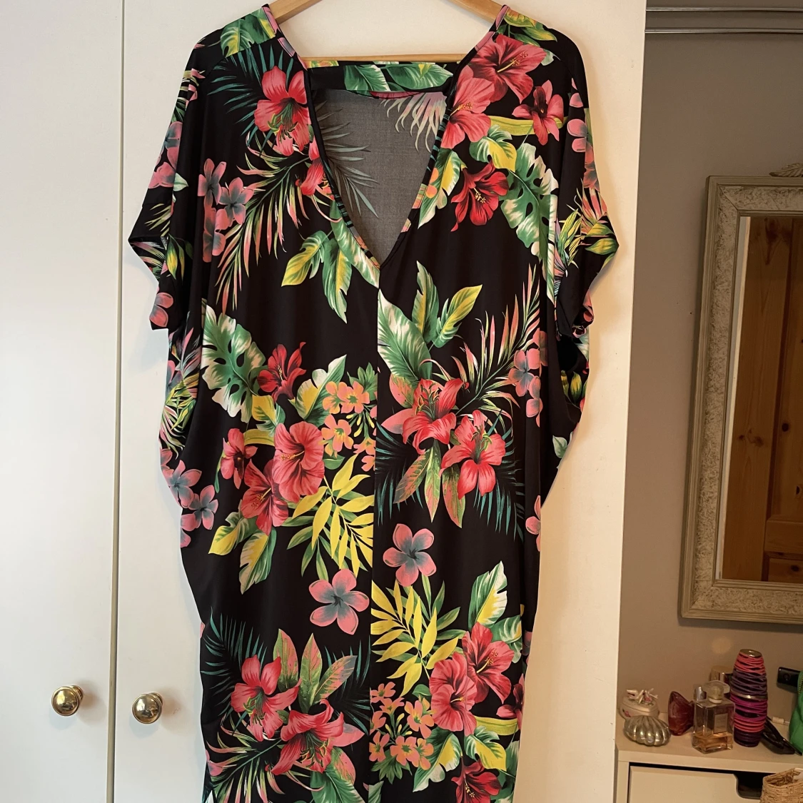 Blommönstrad Klänning - 90