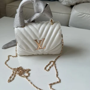 Söt väska  - Helt ny, bra kvalitet, vackert utseende för fest, födelsedag och mera. Vill du gör din bästa glad så köp den som en present 