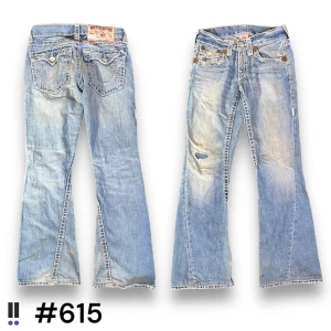 True Religion 615 - True religion Joey Super T, 💜midja rakt över, 38cm💜innerben, 80cm💜ytterben, 103cm💜benöppning, 23cm💜modell 165💜 lagade rips 