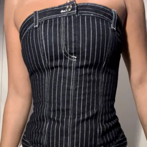 Zara korsetttopp  - Säljer nu min oanvända populära zara topp! Aldrig använd 