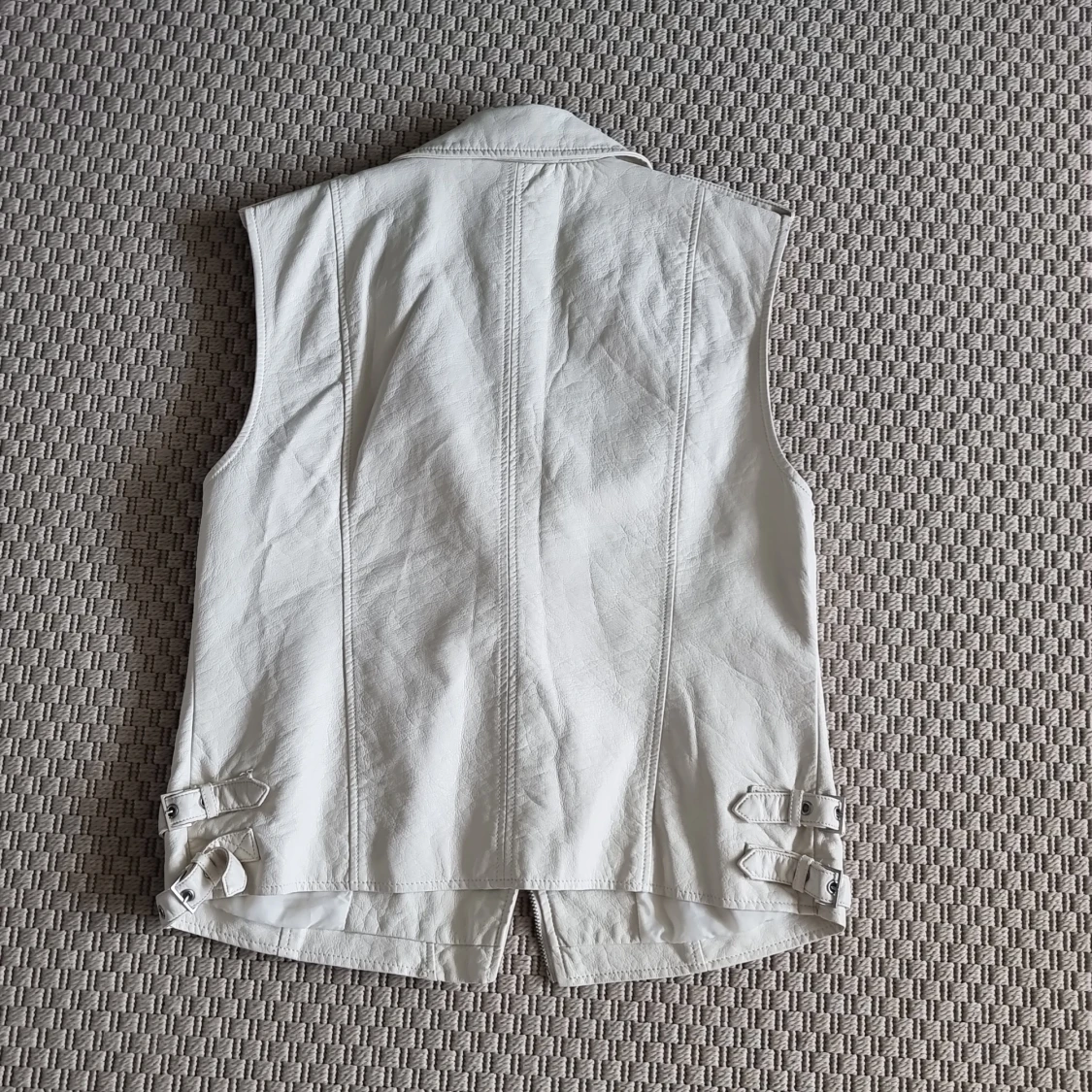 Väst fejkskinn - 90