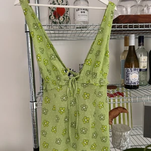 Sommartopp🌸🌸💕 - Fin sommartopp, det är egentlig en klänning. Går att klippa till sina egna mått🌸💕