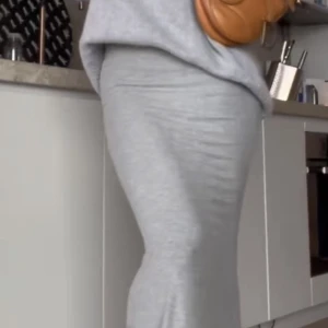 Grå långkjol - Grå långkjol köpt på ellos💗💗