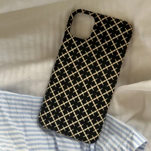 Malene Birger mobilskal - Mobilskal till IPhone 11 från Malene Birger. Nypris 299kr. Skalet är i bra skick och säljs då det inte passar min mobil. 