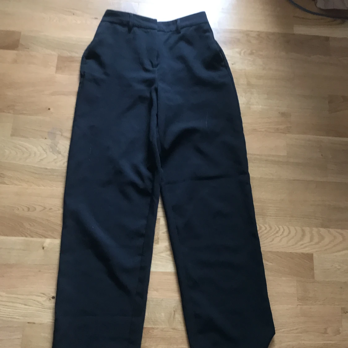 Svarta kostymbyxor, vila - 90