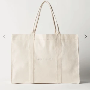 Soft goat väska - Stor softgoat väska ca 40cm bred i bra skick. Nypris 495