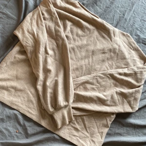 Rosa tröja - Kommer ej till användning mer.