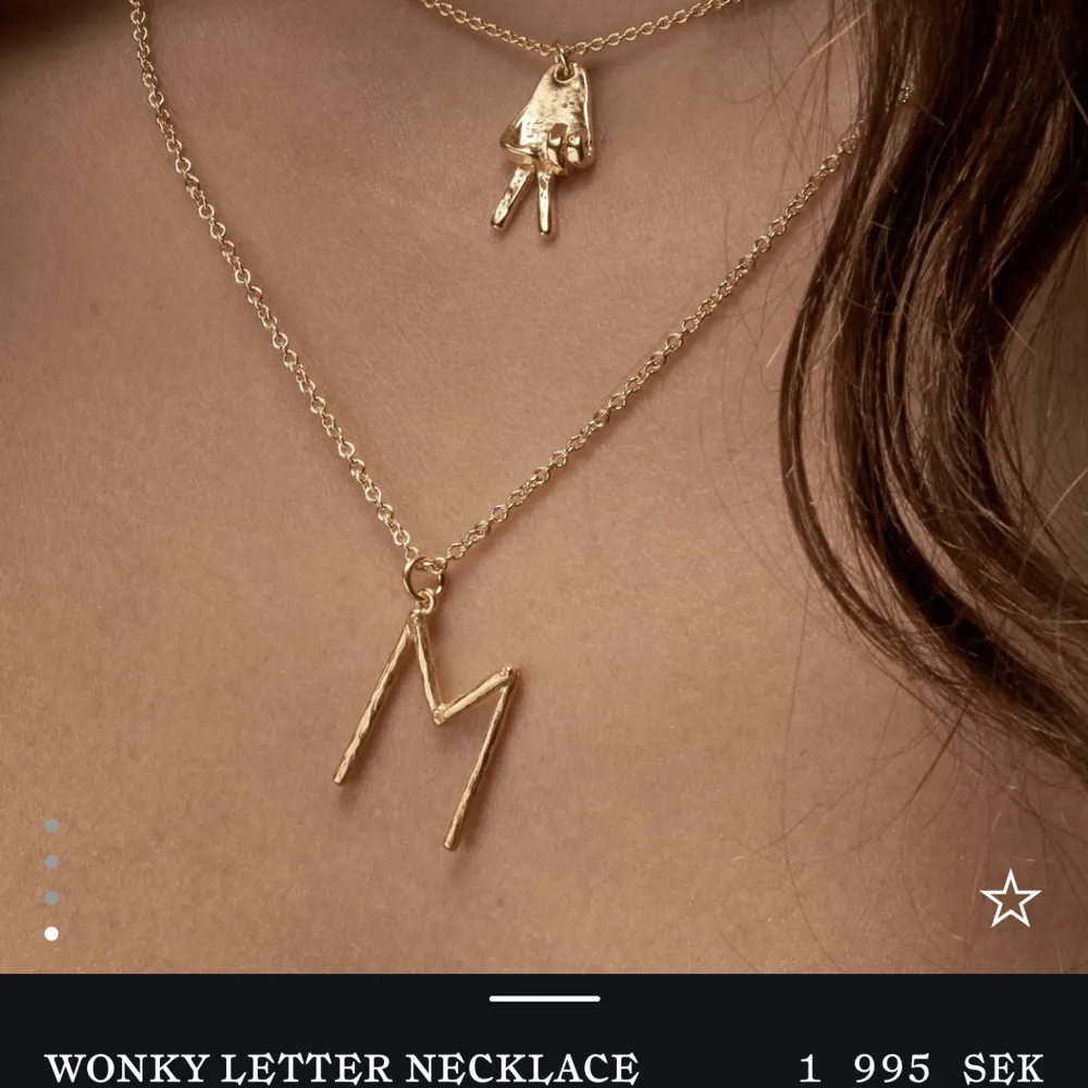 Söker detta wonky letter halsband från Maria Nilsdotter med bokstaven E, hör av er om ni har detta, kan betala bra 🫶🏼💕🌸🩷. Accessoarer.
