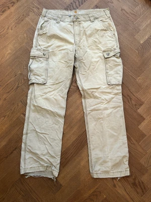 CARHARRT CARGO - carharrt cargos köpta för två år sedan, används inte längre, rätt så använda