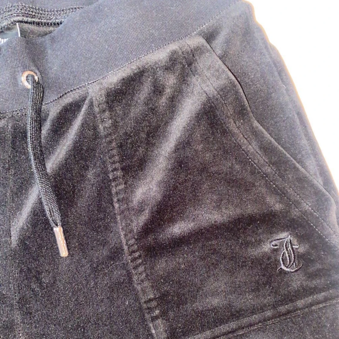 Svarta Juicy Couture byxor - 91
