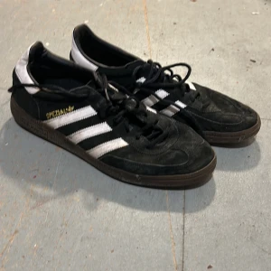 Adidas special - Adidas special i bra kvalitet skin. Inte allt för slitna.  Storlek 44