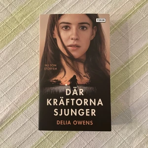 där kräftorna sjunger / where the crawdads sing - svenska versionen, helt ny och oläst, pocketbok 🤍
