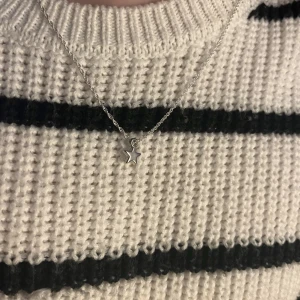 Star bar halsband⭐️😻 - Ett jättefint halsband!🤙😻25+Frakt!😁❤️i silver🩶💘