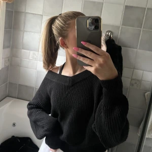 Svart stickad tröja  - Superfin svart stickad tröja, nyskick✨✨ från Ginatricot i storlek S