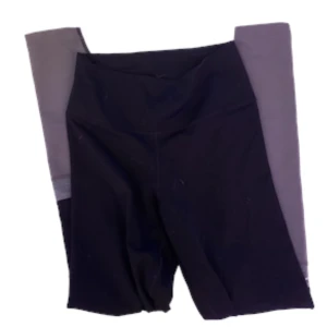 Nike tights - Coola träningstights från nike. Säljer då de är för små🩷