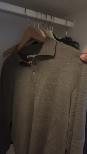 Zara polotröja brun - Storlek M 