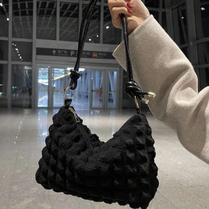 Handväska - Svart jättefin handväska!