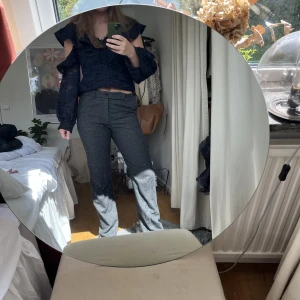 Kostymbyxor Filippa K - Så najs kostymbyxor från Filippa K i ull i mycket bra skick💕💕🥰