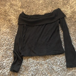 Gina tricot off the shoulder långärmad tröja  - Bara andvänd en gång 