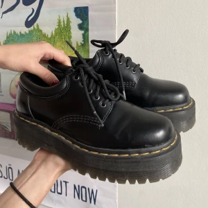 Skor - Nya Dr.Martens i stl 39 bara använda 2 gånger😊