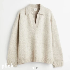 Stickad tröja - Skitsnygg tröja från hm, första bilden är samma modell men annan färg❤️