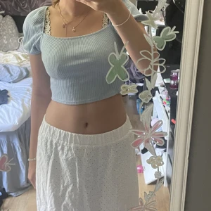 Topp - Säljer denna topp från hm som tyvärr inte kommer till användning. 