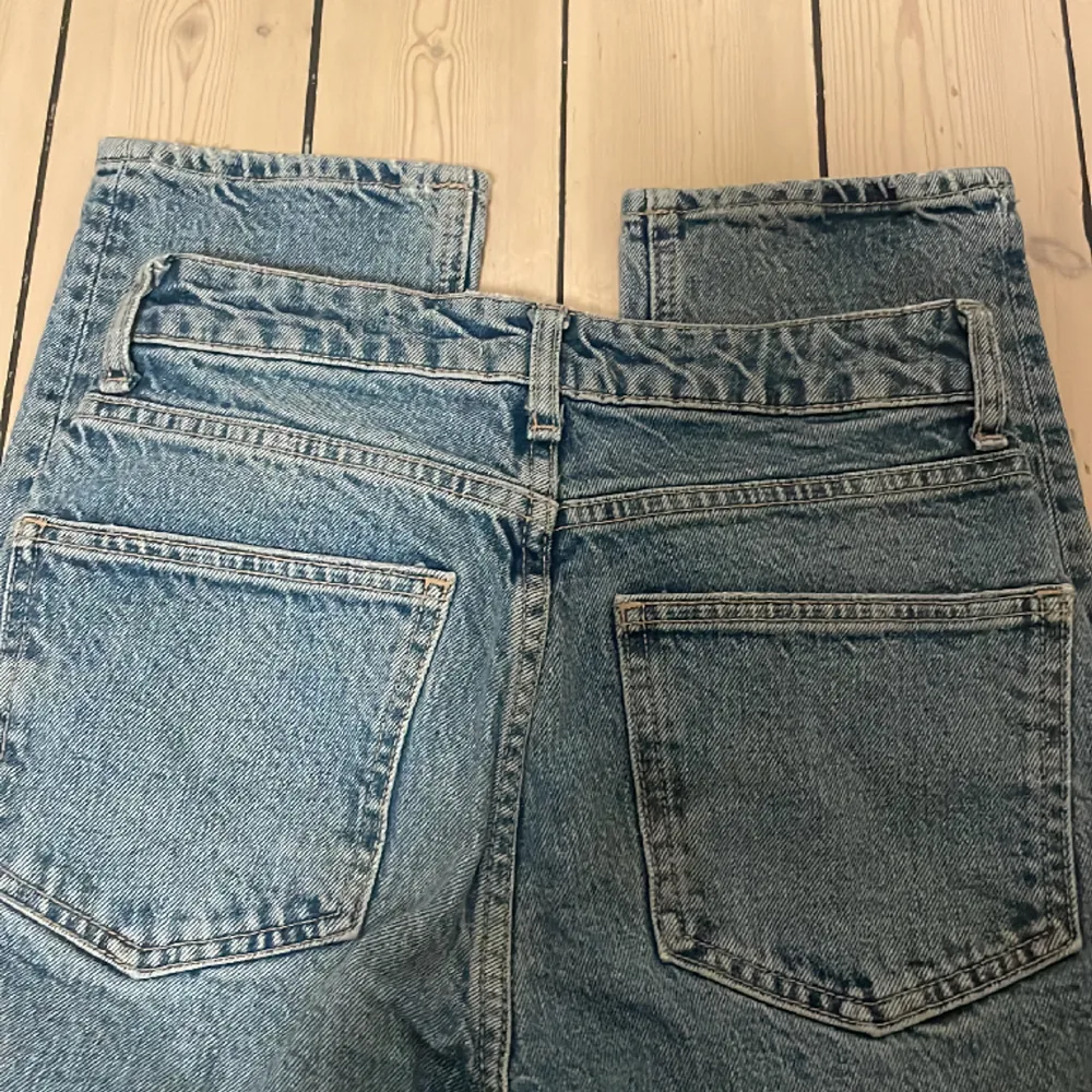 Fina Zara jeans inga defekter, säljs då de är för små på mig💓. Jeans & Byxor.