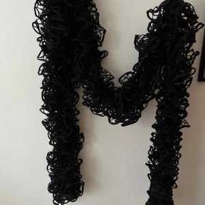 Halsduk - Lång och najs halsduk!!  🦅